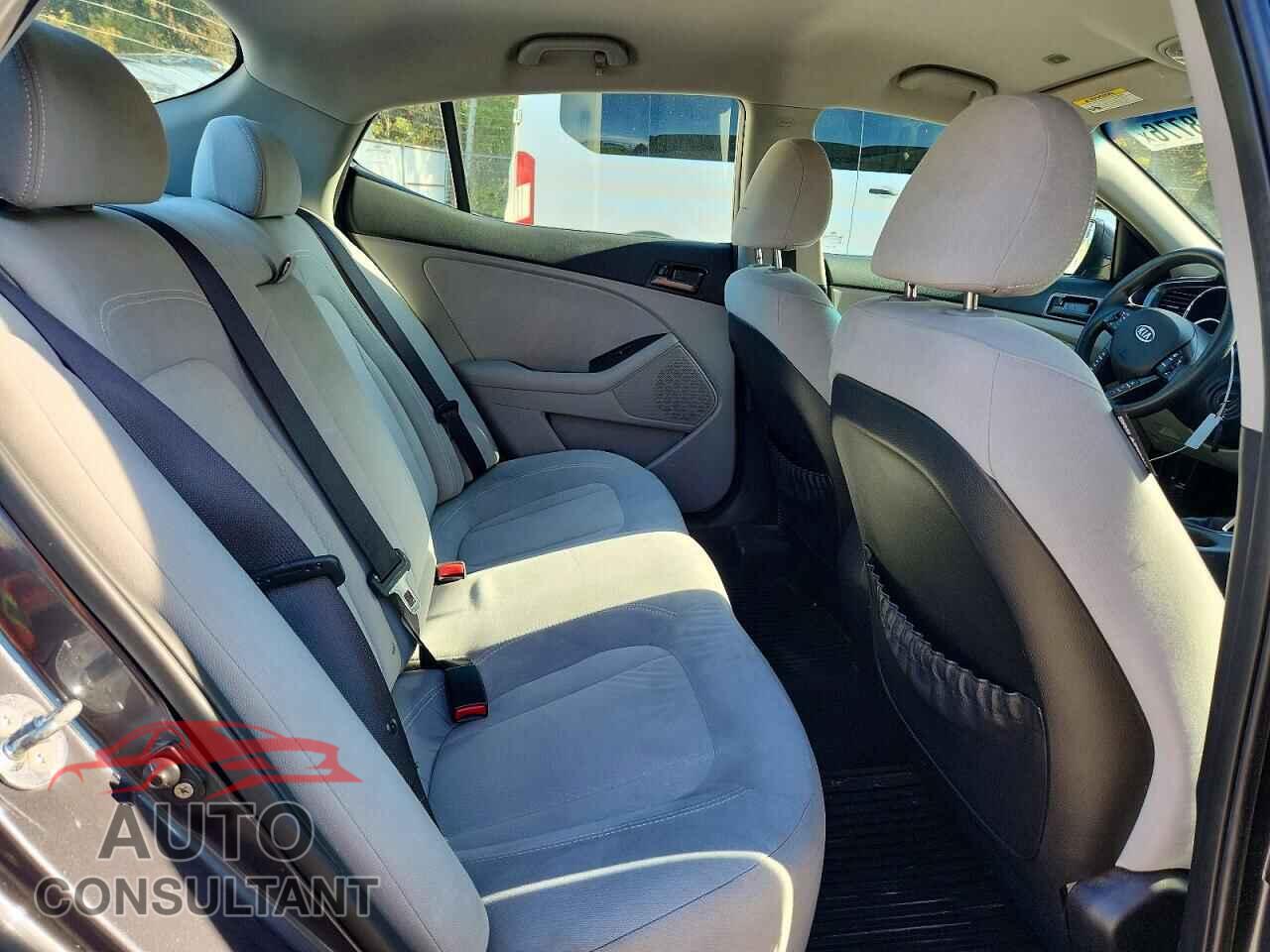KIA OPTIMA 2011 - KNAGM4A73B5055504