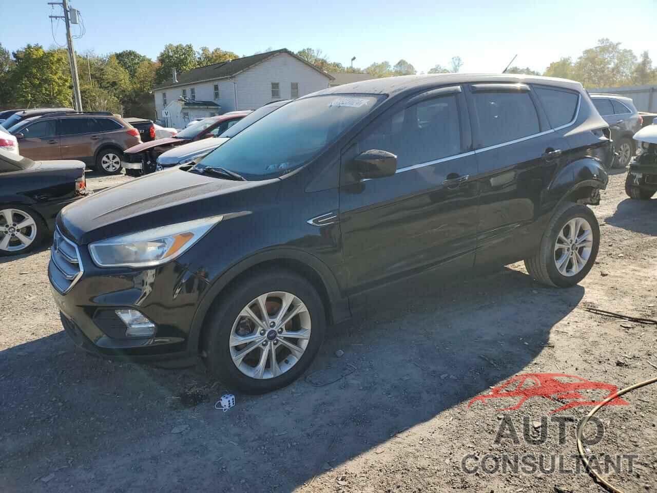 FORD ESCAPE 2017 - 1FMCU9GD1HUC42357
