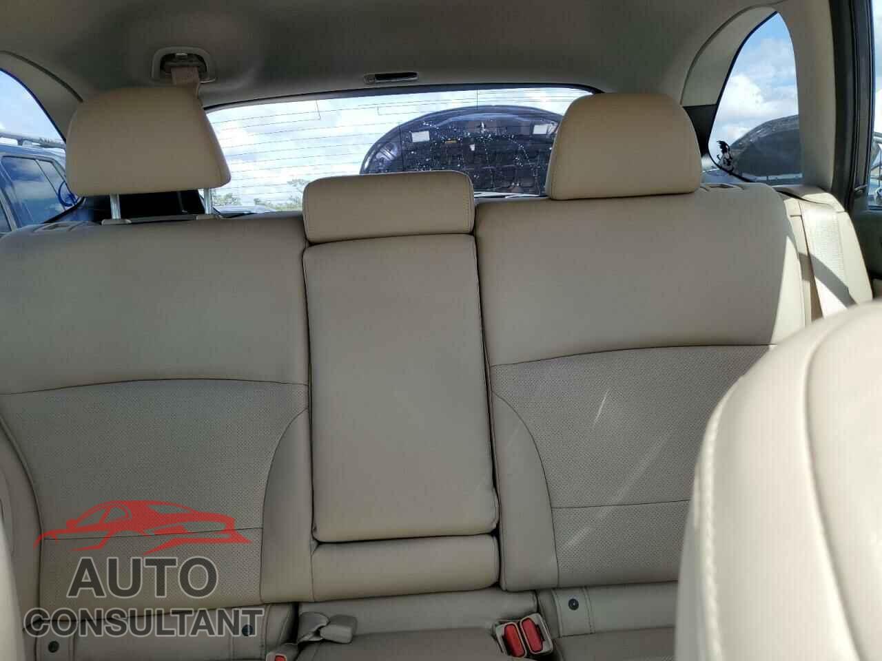 SUBARU OUTBACK 2017 - 4S4BSANC7H3289458