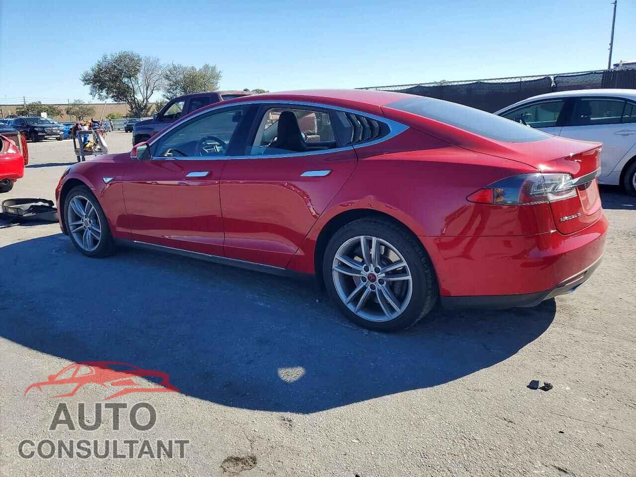 TESLA MODEL S 2013 - 5YJSA1CG8DFP27334