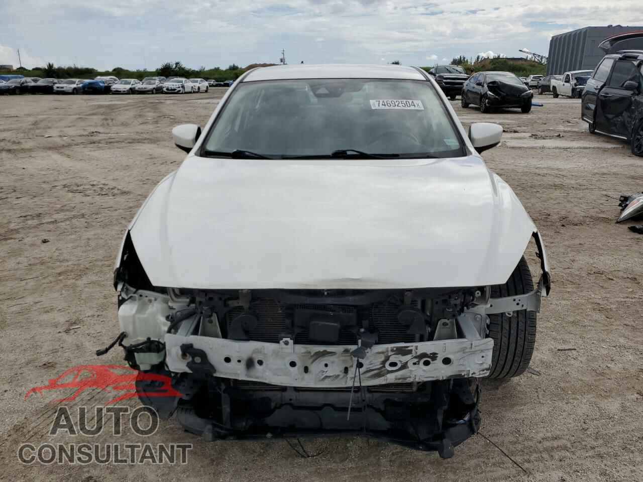 MAZDA 3 2017 - 3MZBN1V79HM135117