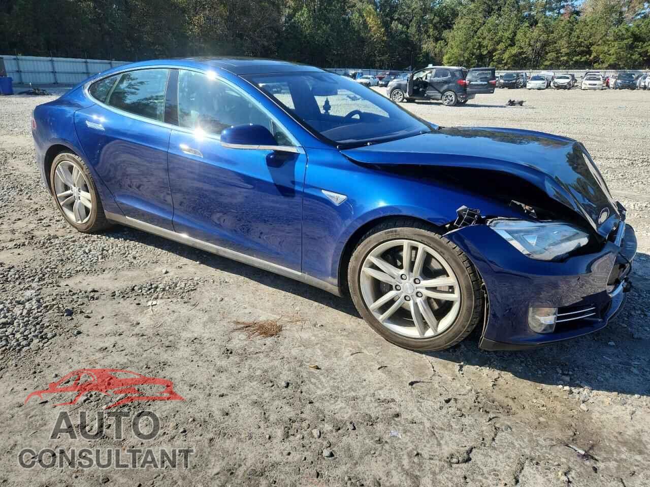 TESLA MODEL S 2015 - 5YJSA1E22FF105333