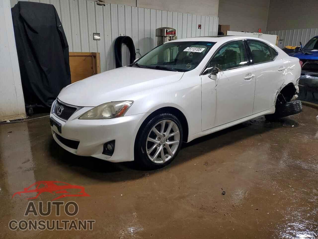 LEXUS IS 2011 - JTHCF5C20B5047281