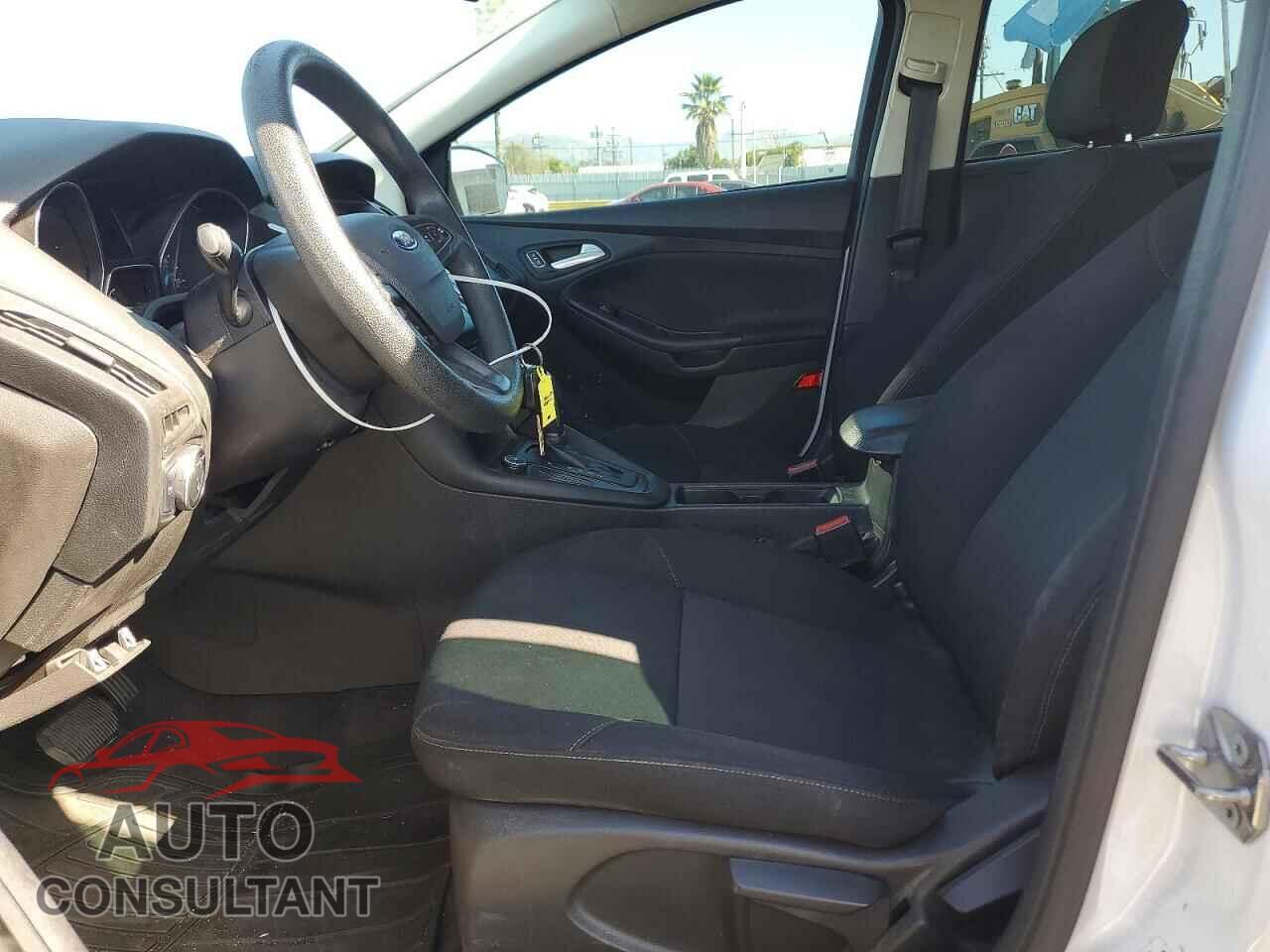 FORD FOCUS 2015 - 1FADP3F20FL316955