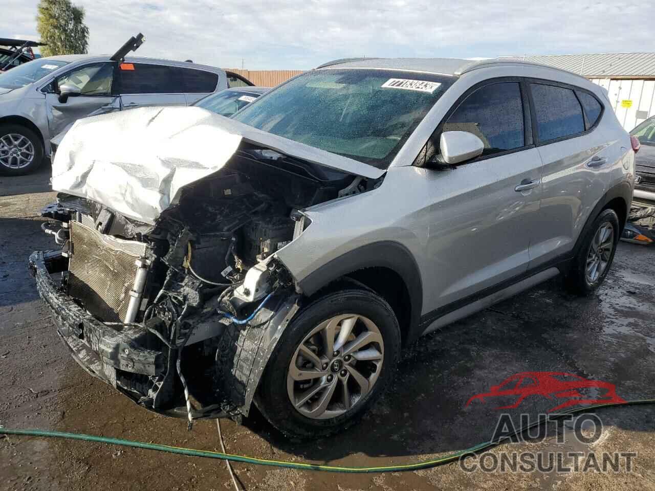 HYUNDAI TUCSON 2018 - KM8J33A44JU716100