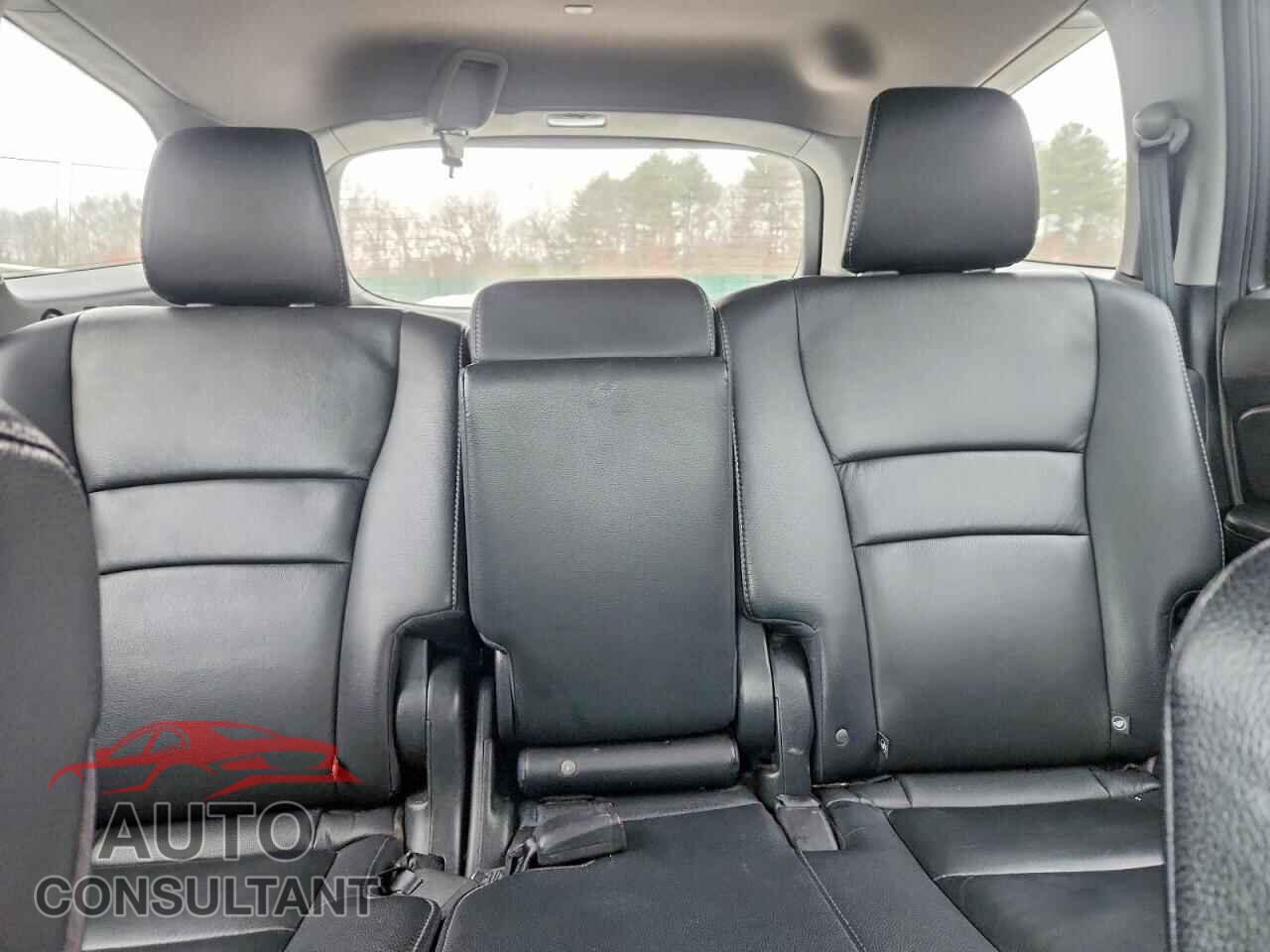 HONDA PILOT 2017 - 5FNYF6H59HB093733