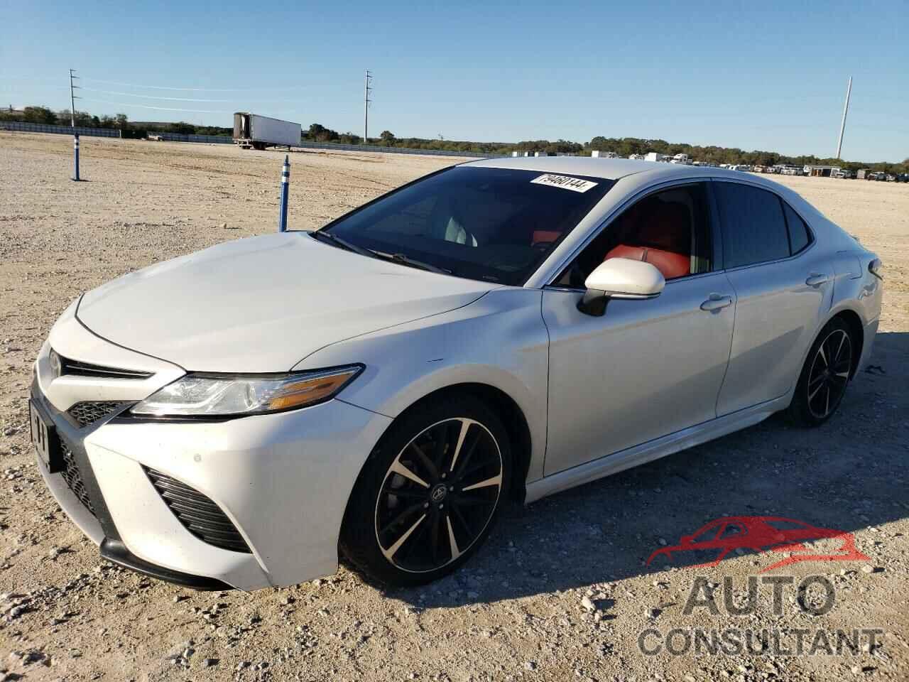 TOYOTA CAMRY 2018 - 4T1B61HK0JU118851