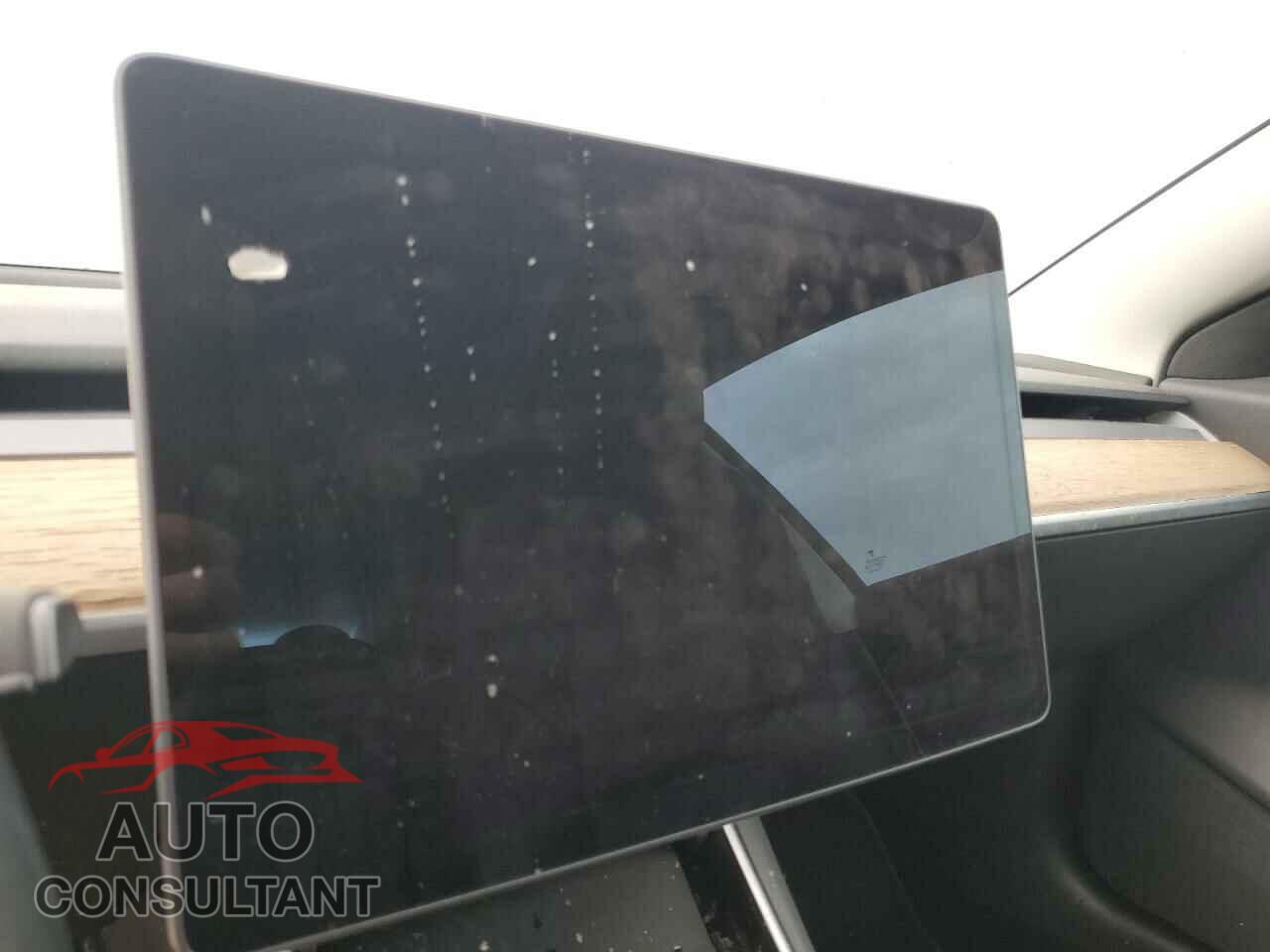 TESLA MODEL 3 2018 - 5YJ3E1EB5JF116747