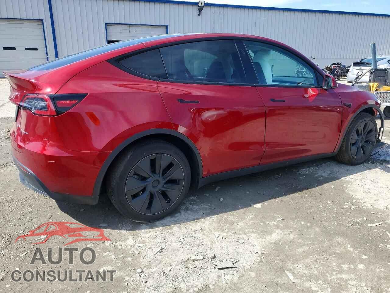 TESLA MODEL Y 2024 - 7SAYGAEE2RF120134
