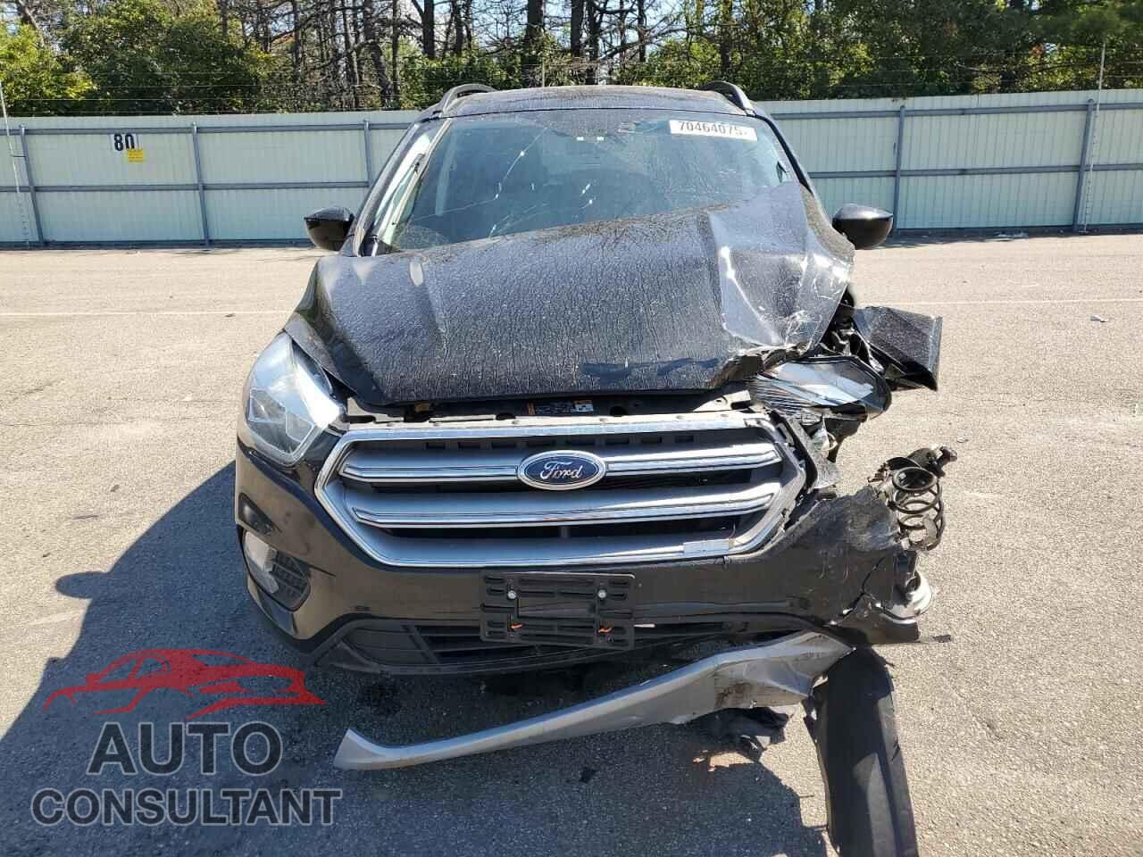 FORD ESCAPE 2017 - 1FMCU9G97HUD33645