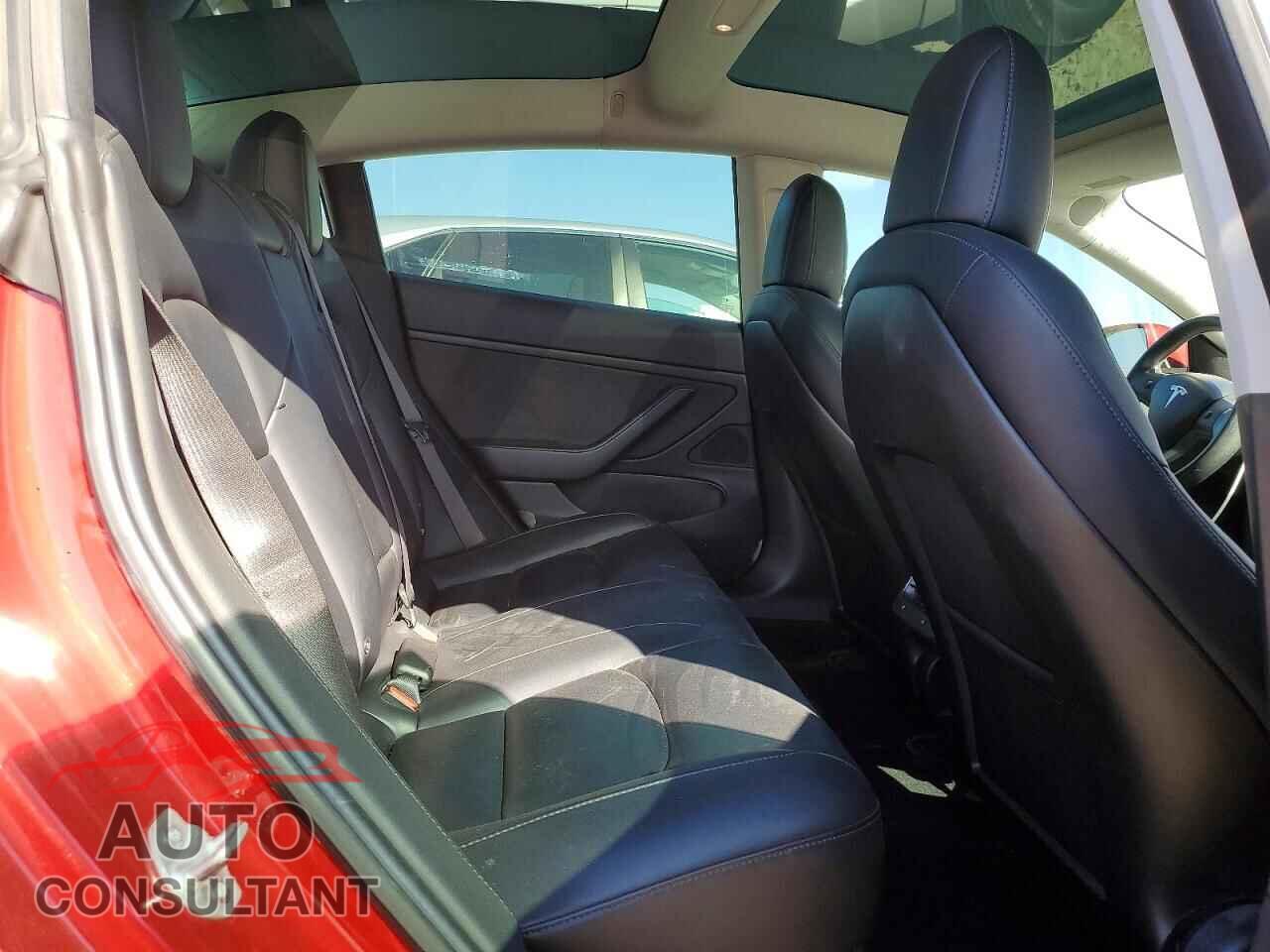 TESLA MODEL 3 2018 - 5YJ3E1EB0JF094396