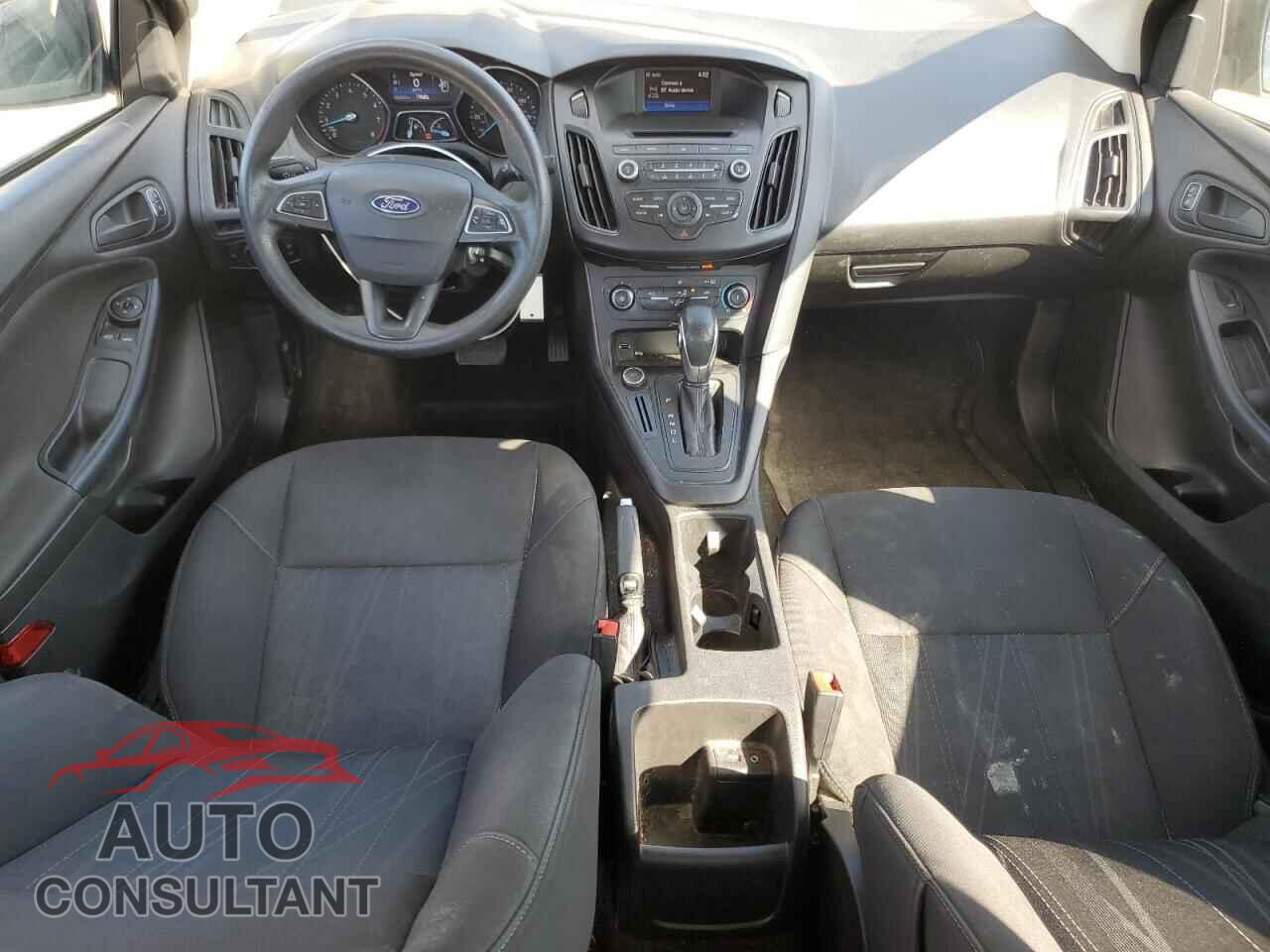 FORD FOCUS 2017 - 1FADP3E28HL275298