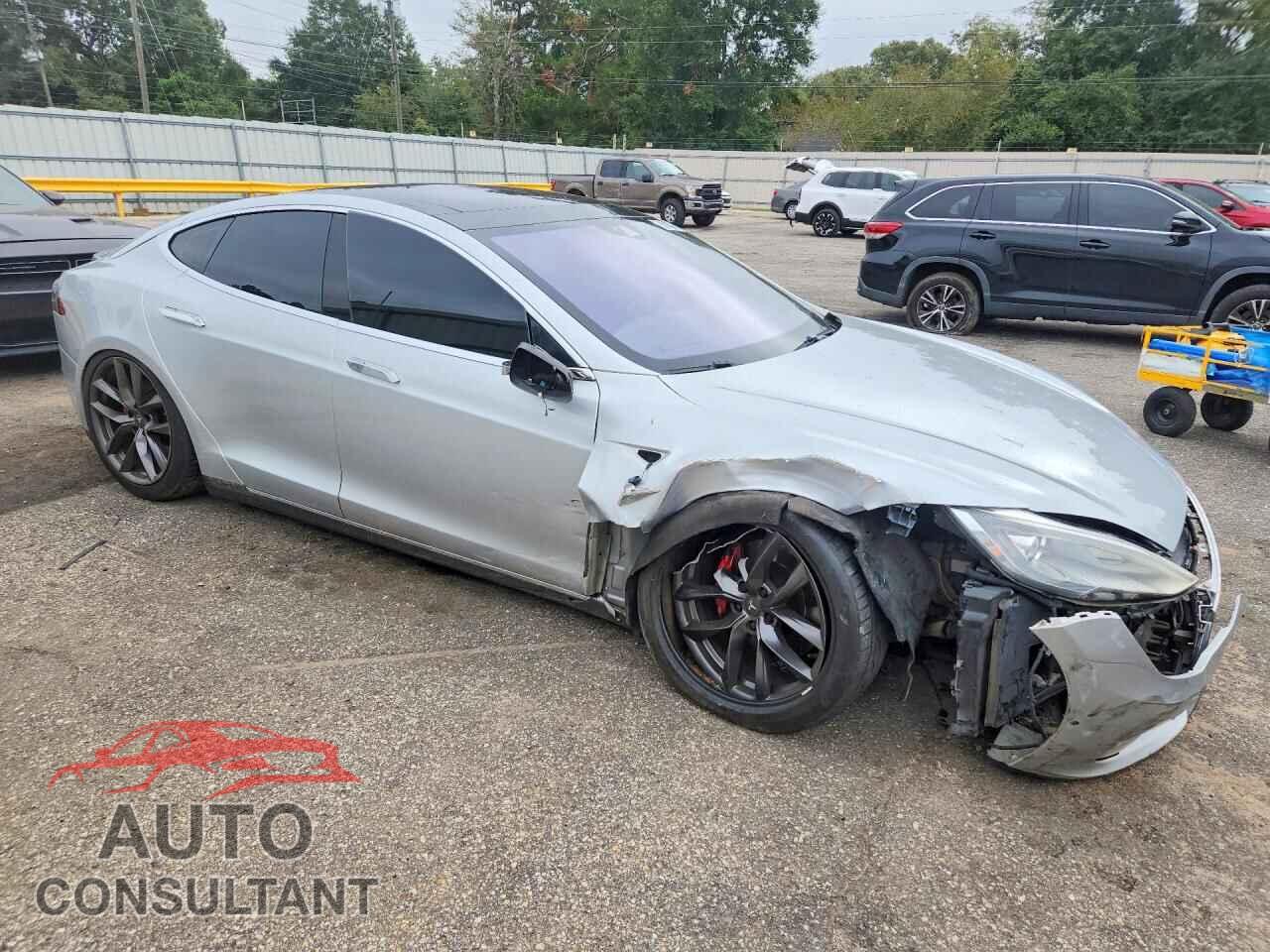 TESLA MODEL S 2015 - 5YJSA1E4XFF113990