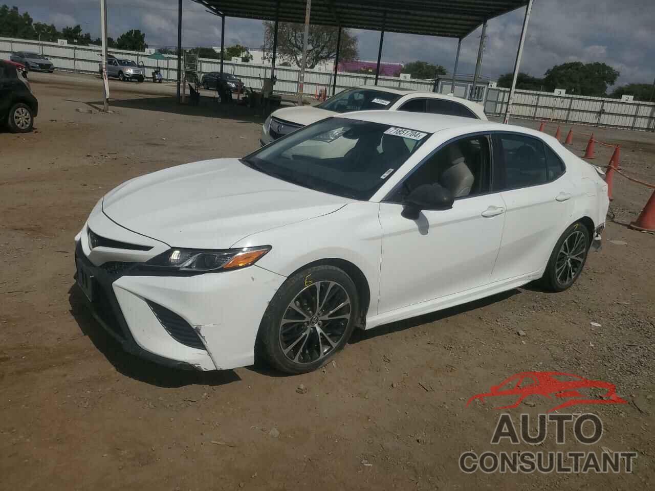 TOYOTA CAMRY 2018 - 4T1B11HK8JU126713