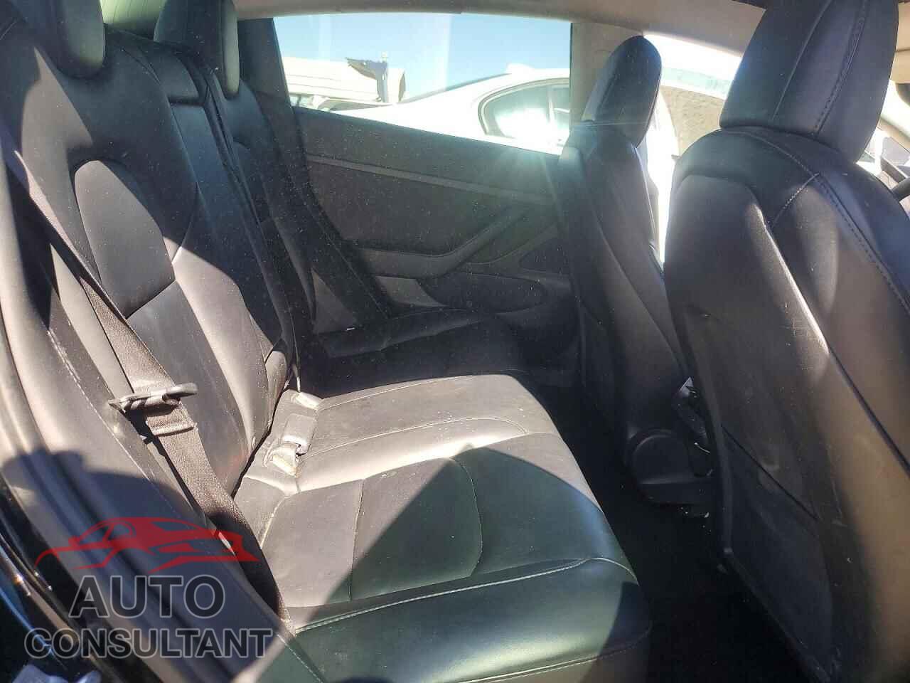 TESLA MODEL 3 2021 - 5YJ3E1EA1MF877707