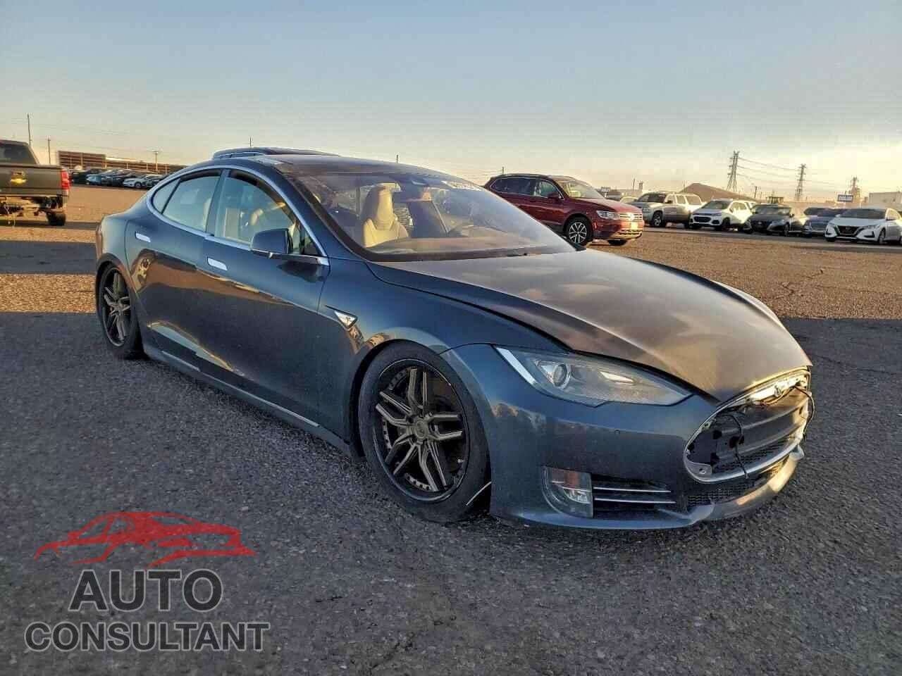 TESLA MODEL S 2015 - 5YJSA1E27FF108602
