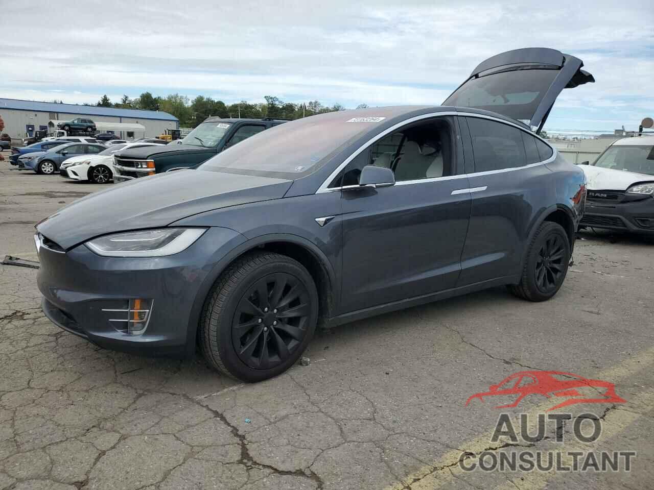 TESLA MODEL X 2017 - 5YJXCAE24HF061306