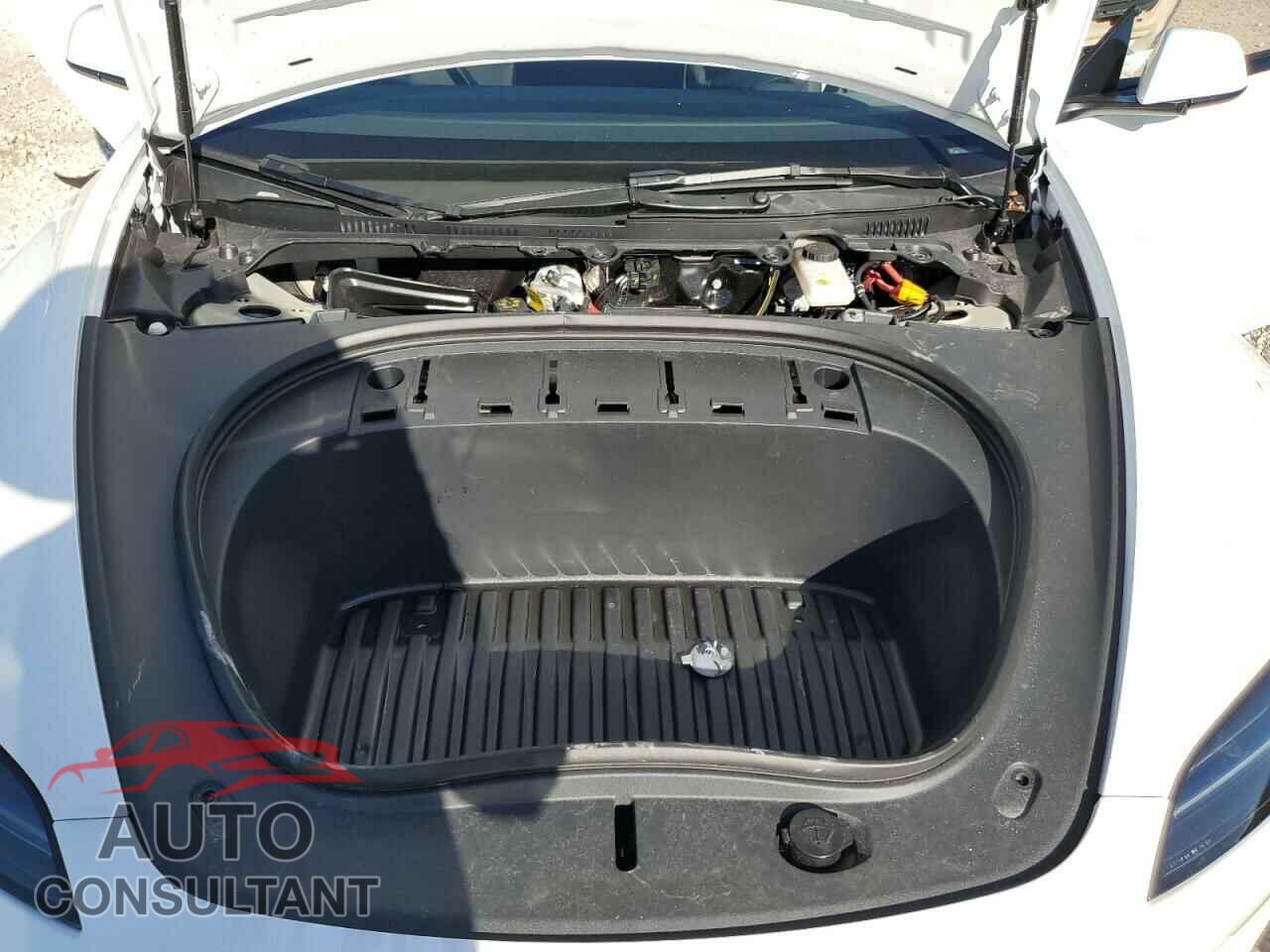TESLA MODEL 3 2024 - 5YJ3E1EA8RF732820