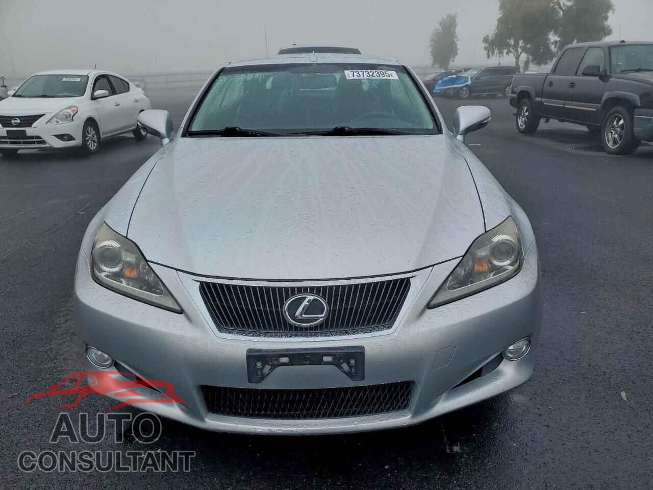 LEXUS IS 2014 - JTHFF2C23E2531396