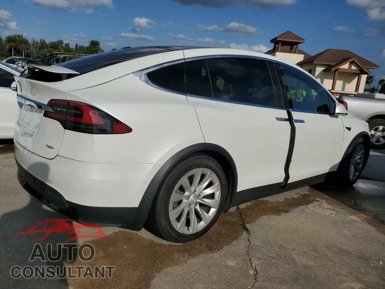 TESLA MODEL X 2017 - 5YJXCBE23HF063876