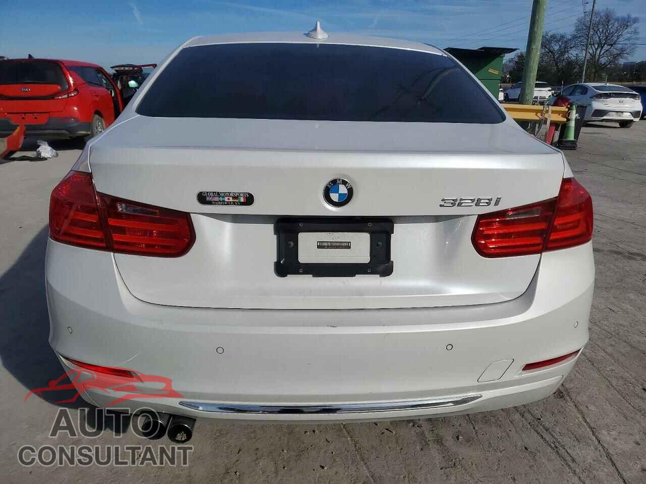 BMW 3 SERIES 2013 - WBA3B3G56DNP38529