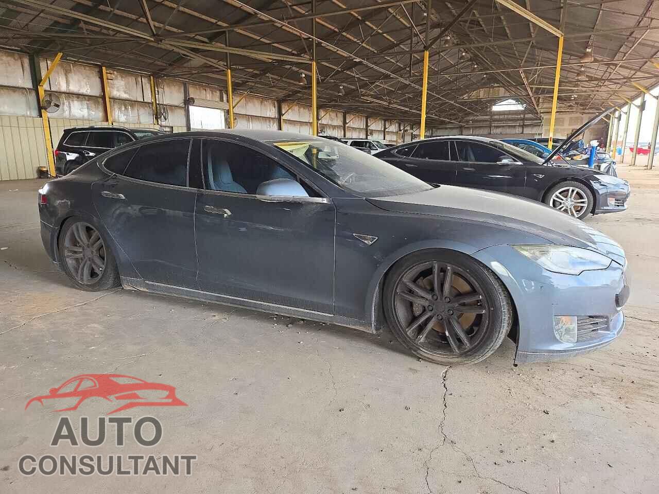 TESLA MODEL S 2013 - 5YJSA1AG1DFP05033