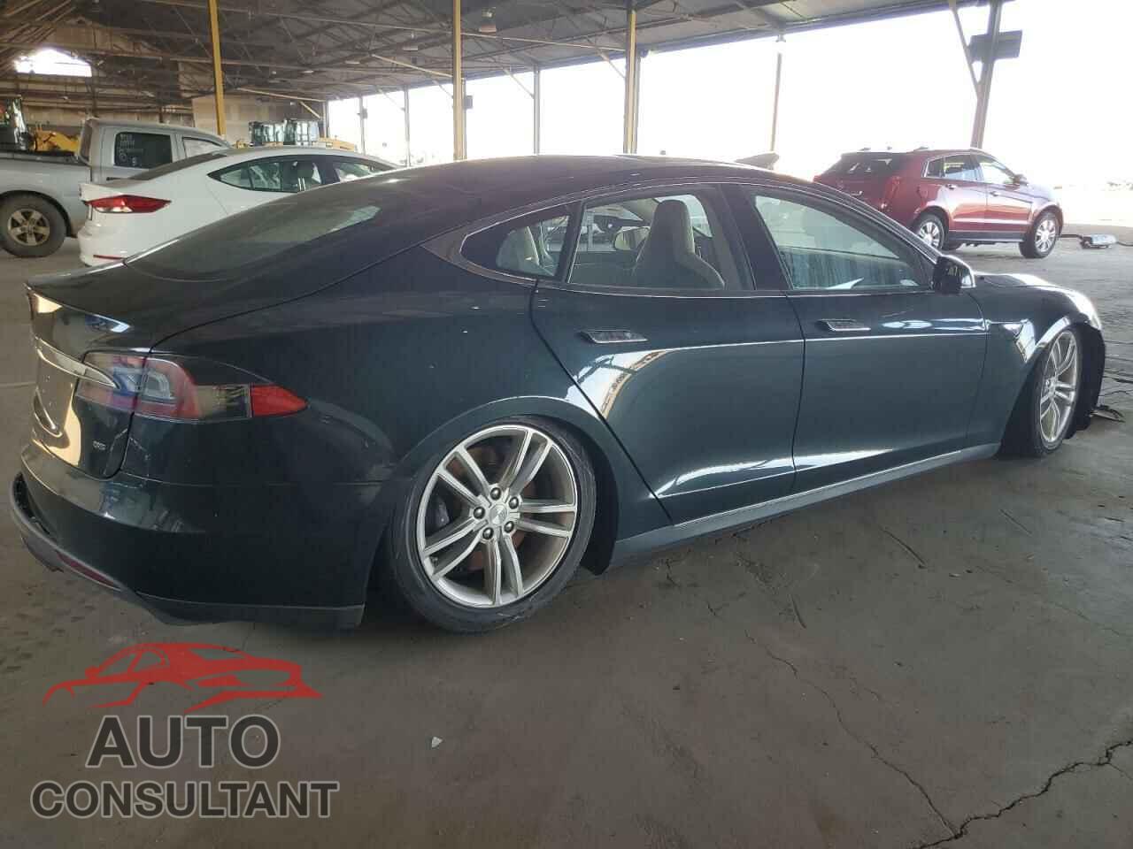 TESLA MODEL S 2013 - 5YJSA1CN8DFP11438