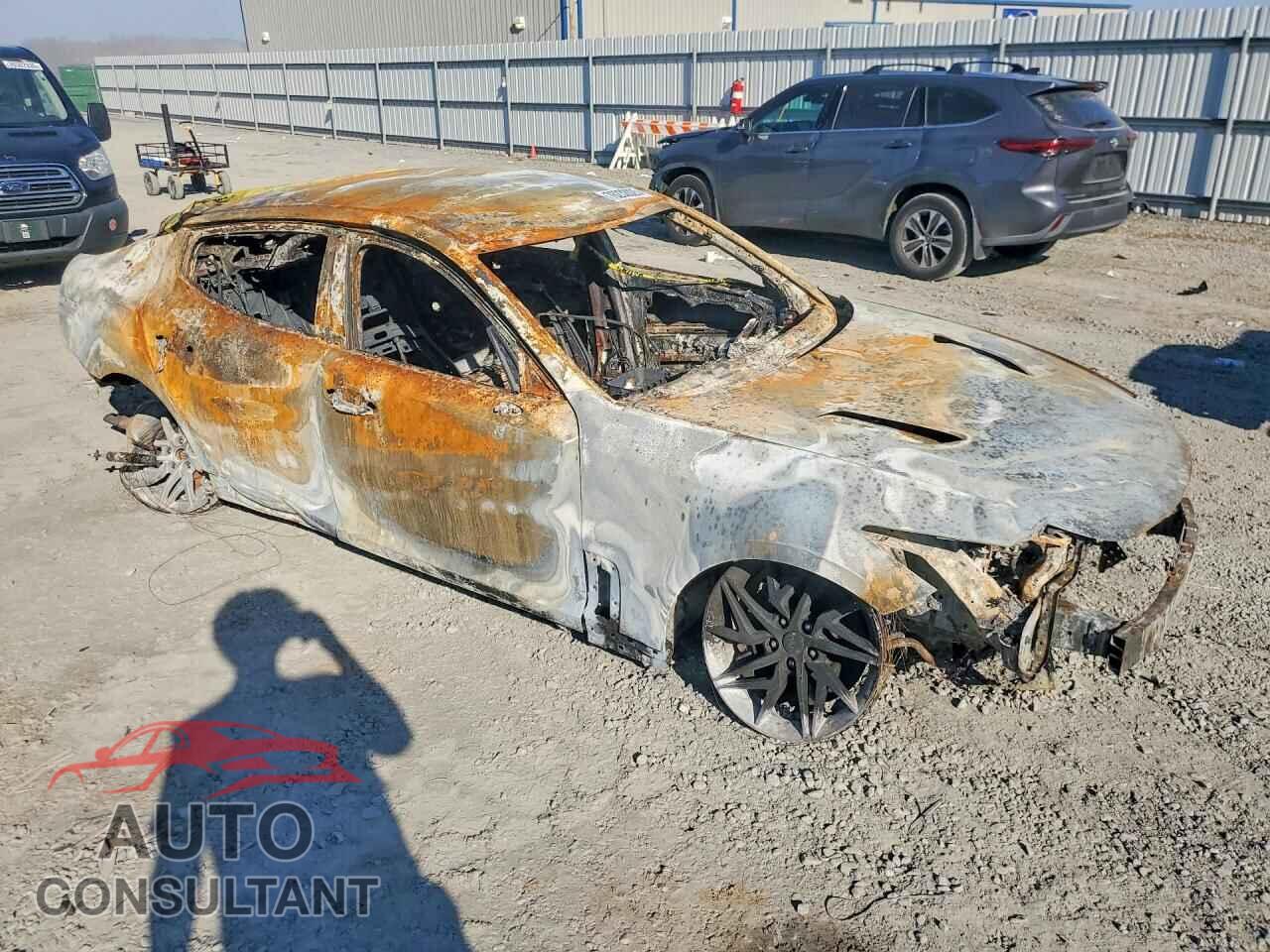 KIA STINGER 2023 - KNAE35LD4P6132448