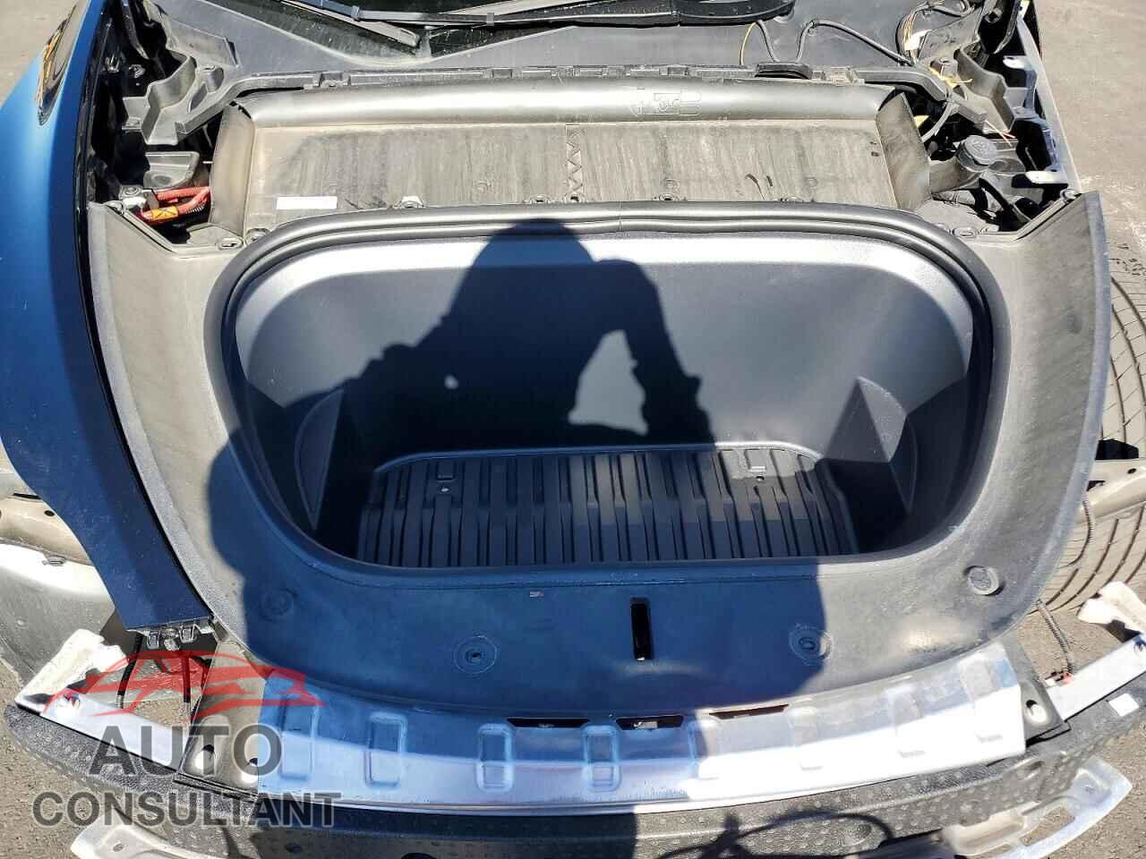 TESLA MODEL Y 2024 - 7SAYGDEE5RA227595