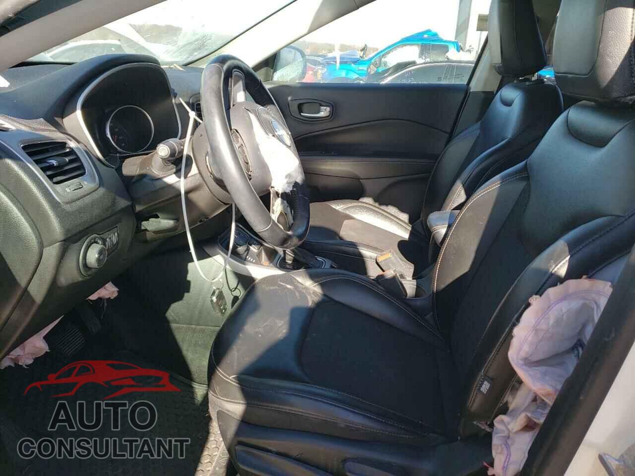 JEEP COMPASS 2018 - 3C4NJDBB1JT349505