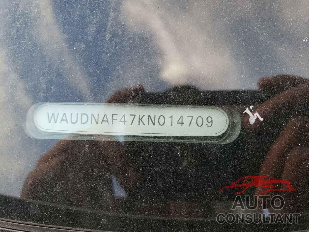 AUDI A4 2019 - WAUDNAF47KN014709