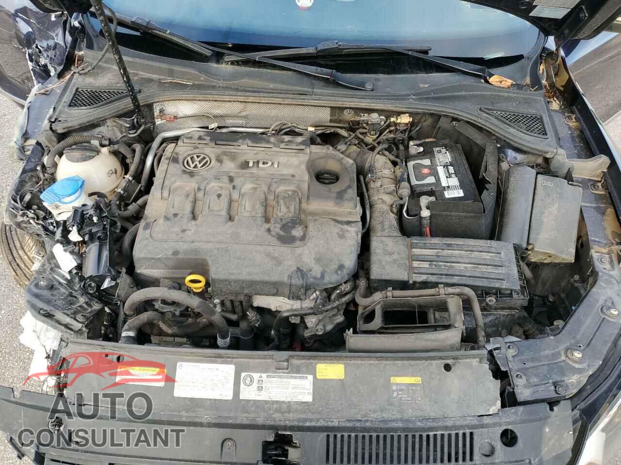 VOLKSWAGEN PASSAT 2015 - 1VWCV7A34FC090810