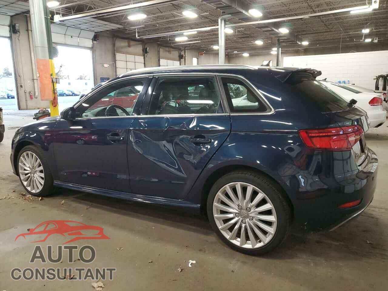 AUDI A3 2017 - WAUTPBFFXHA089367