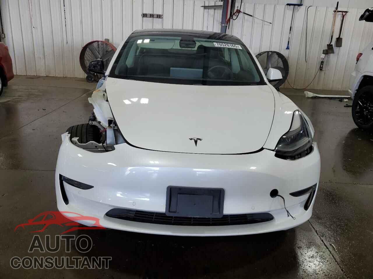 TESLA MODEL 3 2021 - 5YJ3E1EA5MF075709