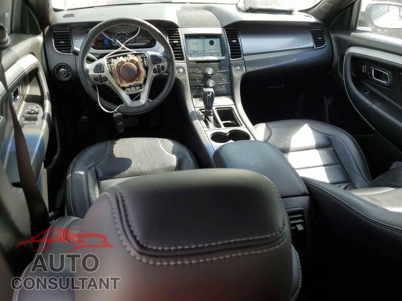 FORD TAURUS 2018 - 1FAHP2E84JG130984