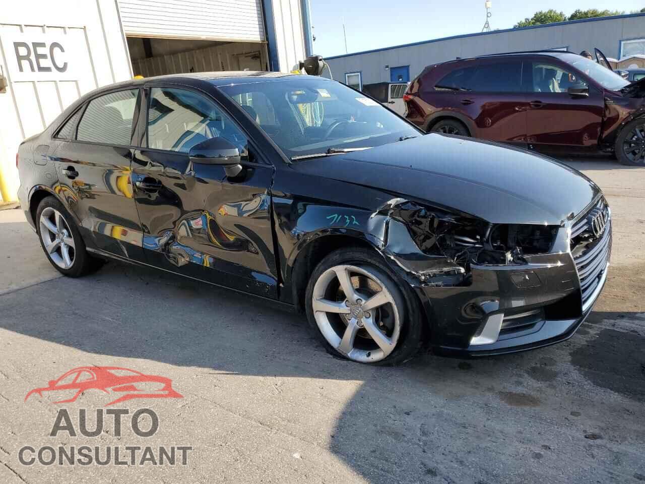 AUDI A3 2017 - WAUB8GFF2H1042842