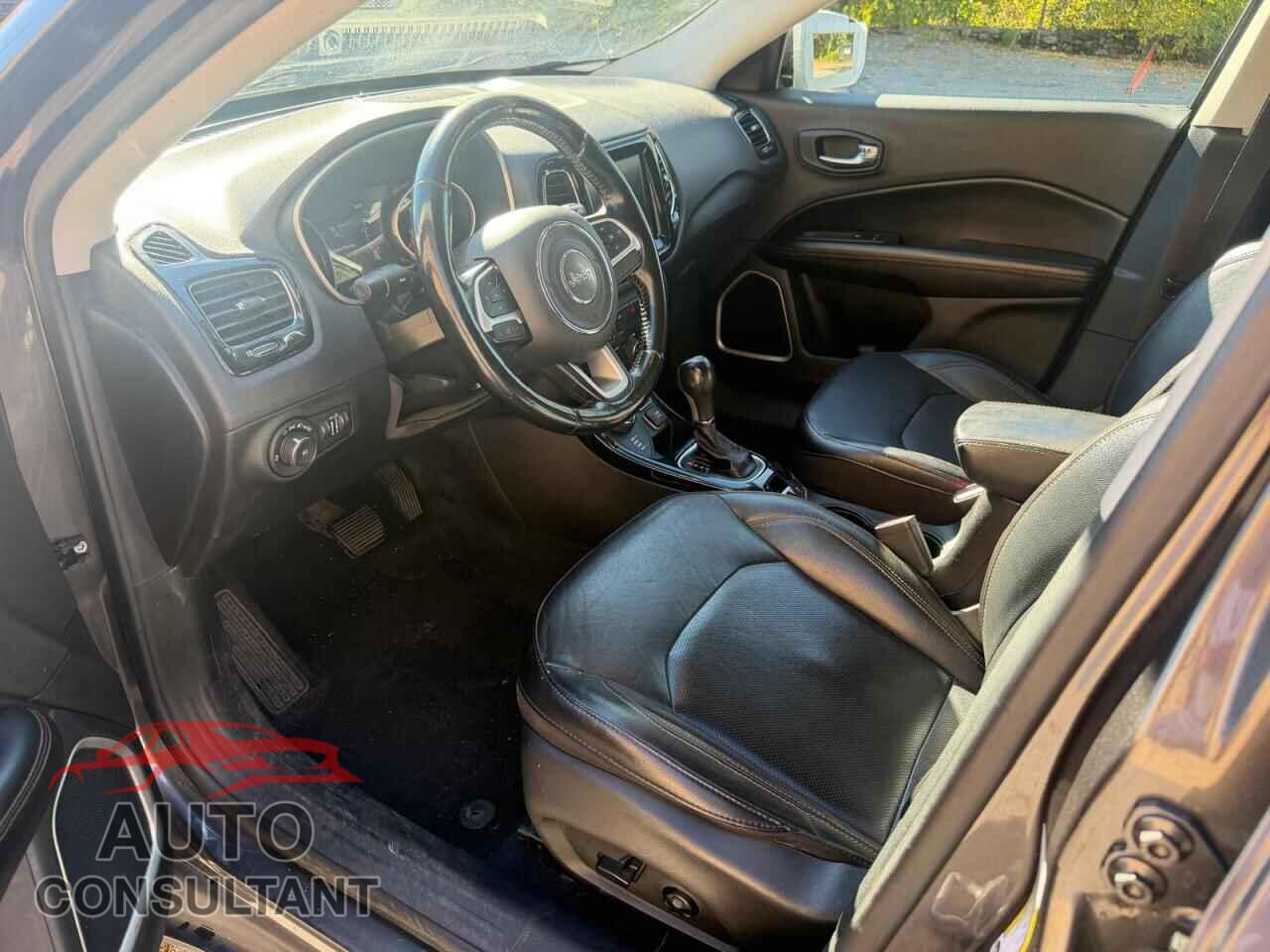 JEEP COMPASS 2020 - 3C4NJDCB7LT136995