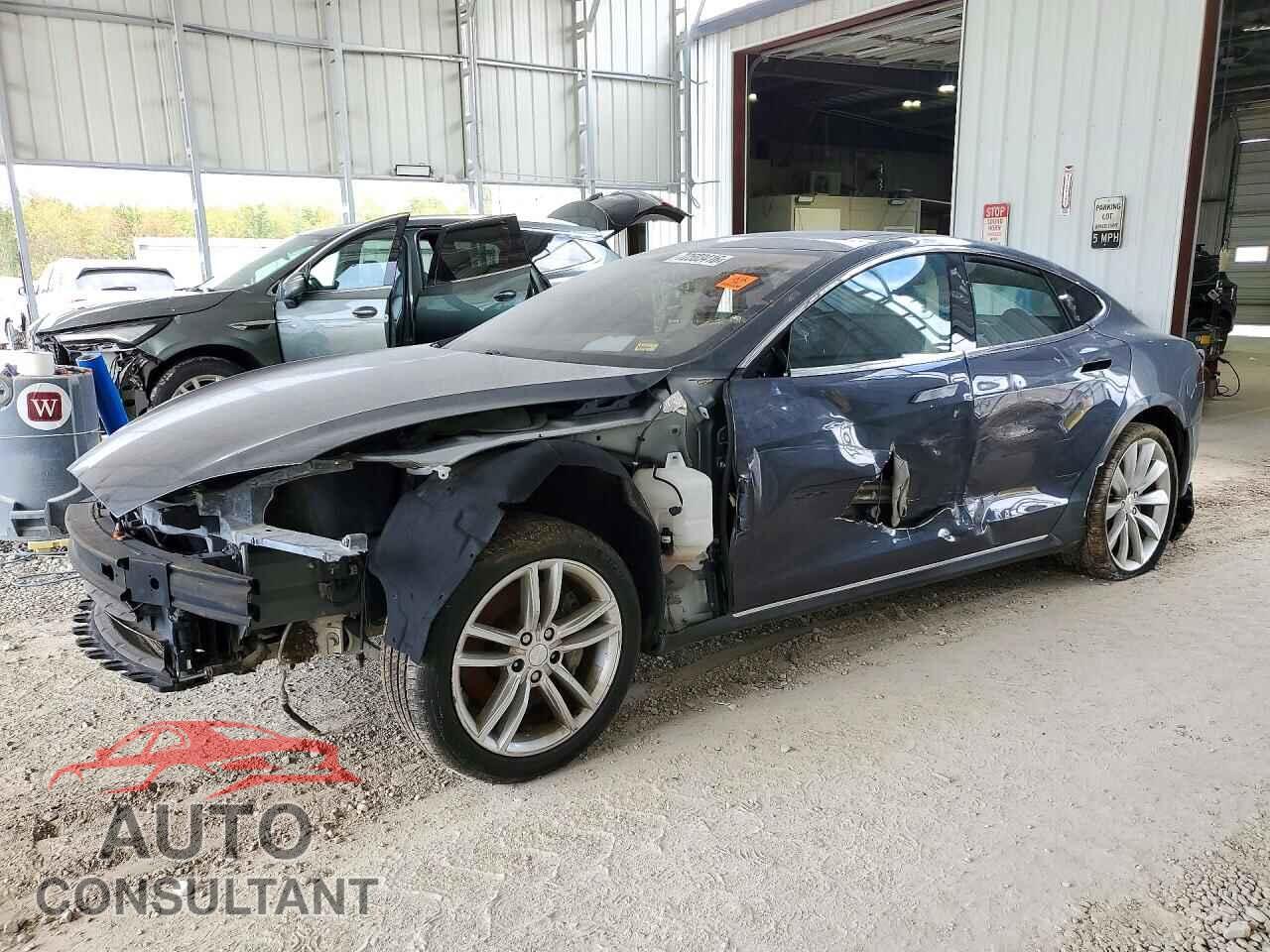 TESLA MODEL S 2013 - 5YJSA1CN9DFP27695
