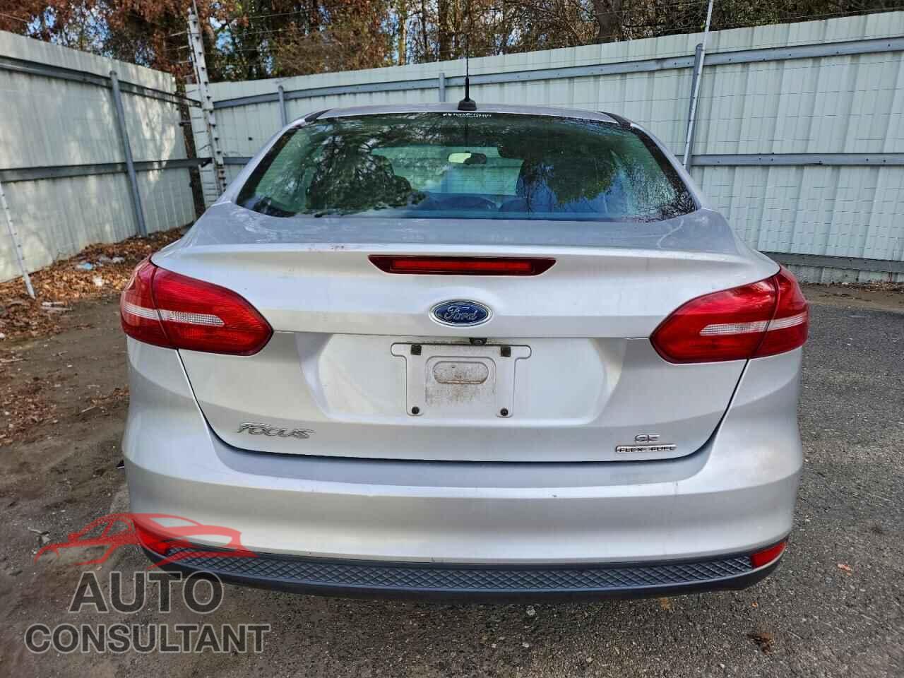 FORD FOCUS 2016 - 1FADP3F26GL276706