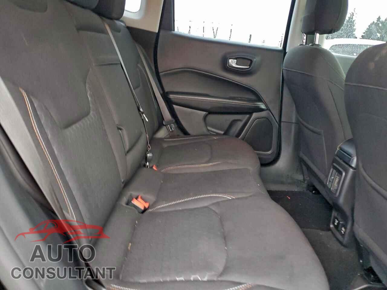 JEEP COMPASS 2018 - 3C4NJCAB6JT462202