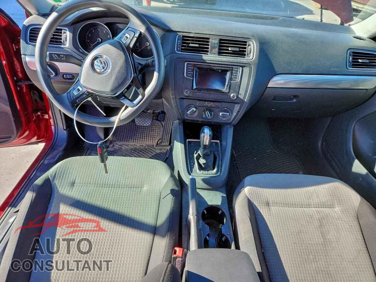 VOLKSWAGEN JETTA 2017 - 3VW2B7AJ9HM409042