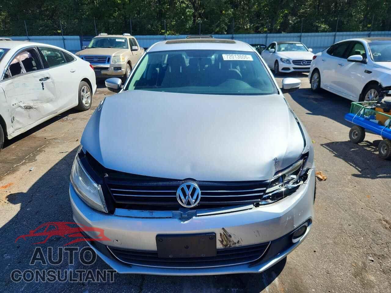 VOLKSWAGEN JETTA 2013 - 3VWLL7AJ2DM247332