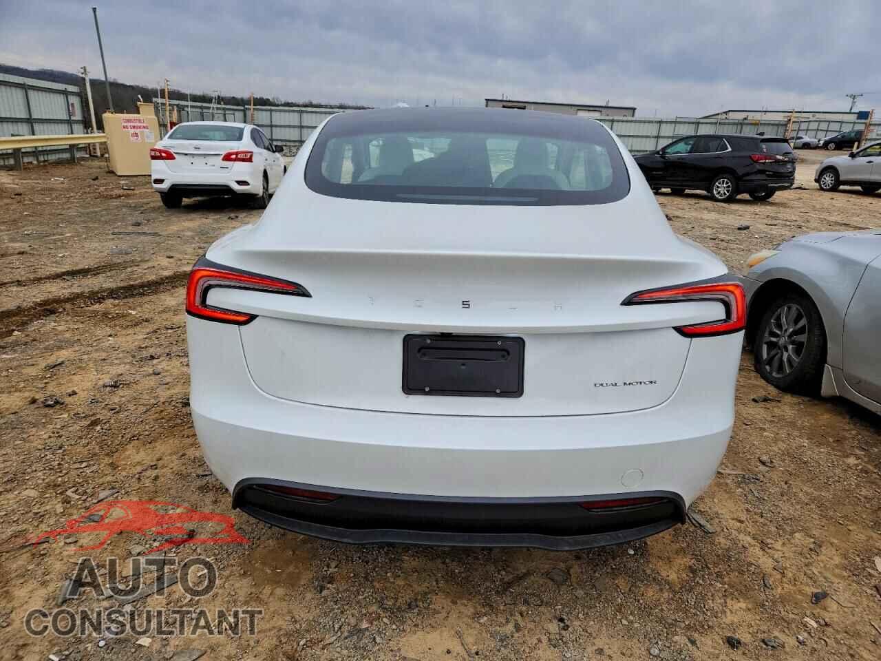 TESLA MODEL 3 2025 - 5YJ3E1EB7SF049005