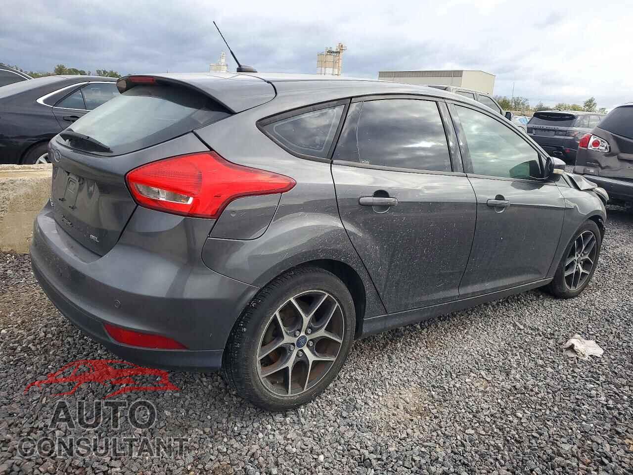 FORD FOCUS 2017 - 1FADP3M27HL211948