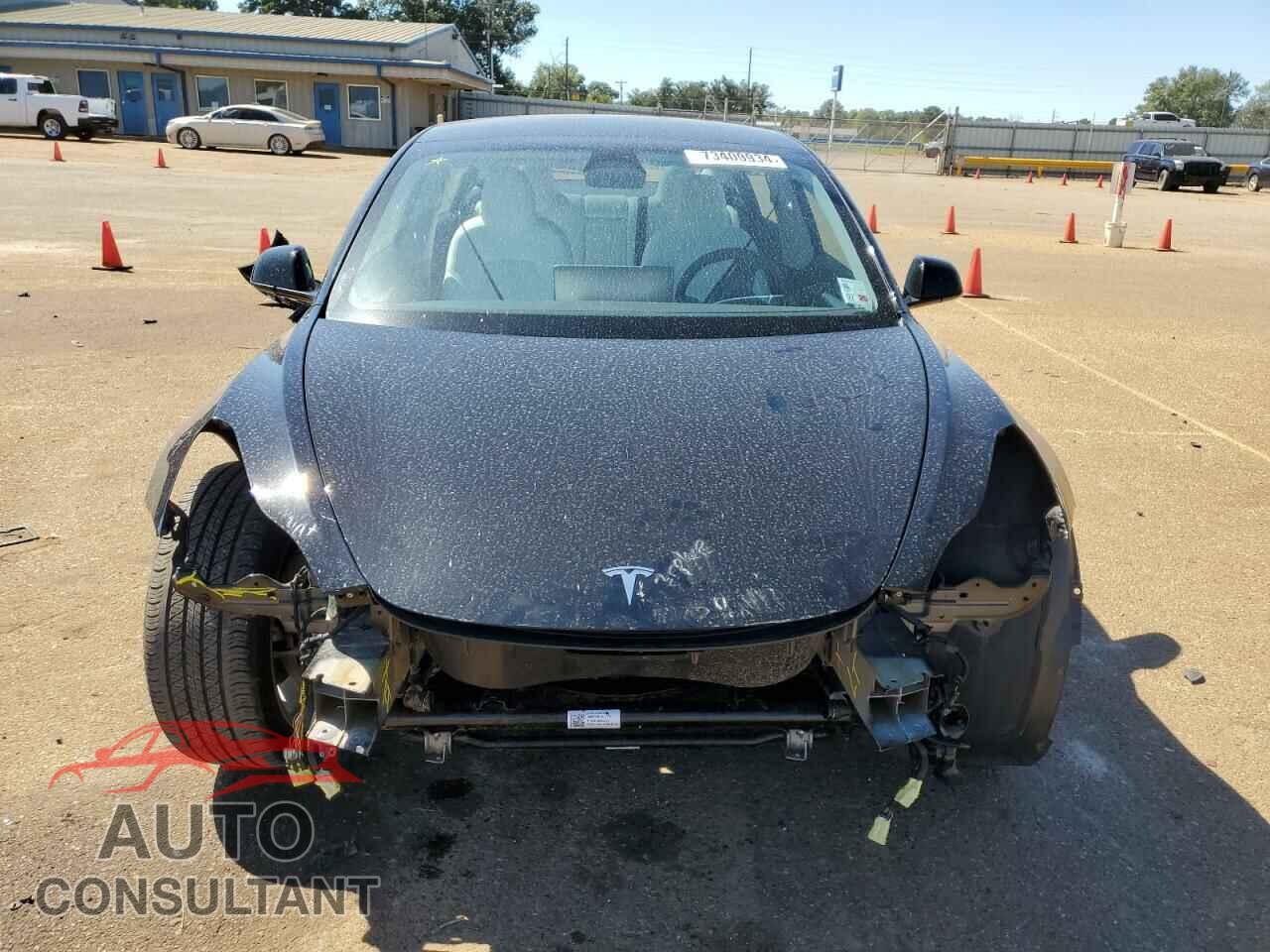 TESLA MODEL 3 2023 - 5YJ3E1EA0PF563695