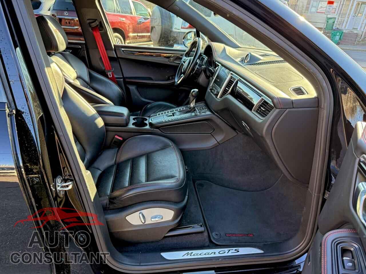 PORSCHE MACAN 2017 - WP1AG2A51HLB55591