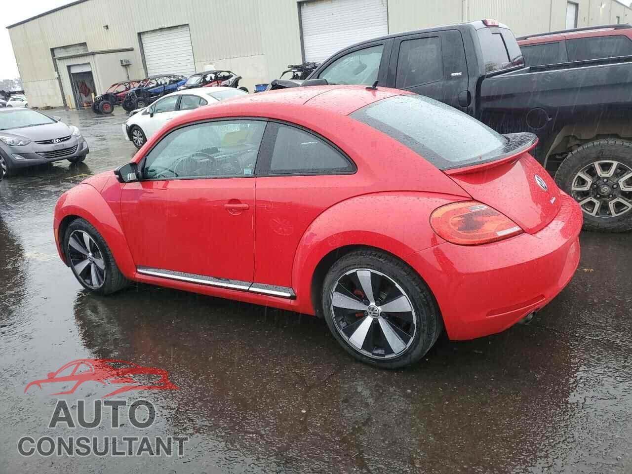 VOLKSWAGEN BEETLE 2013 - 3VWVA7AT2DM621017