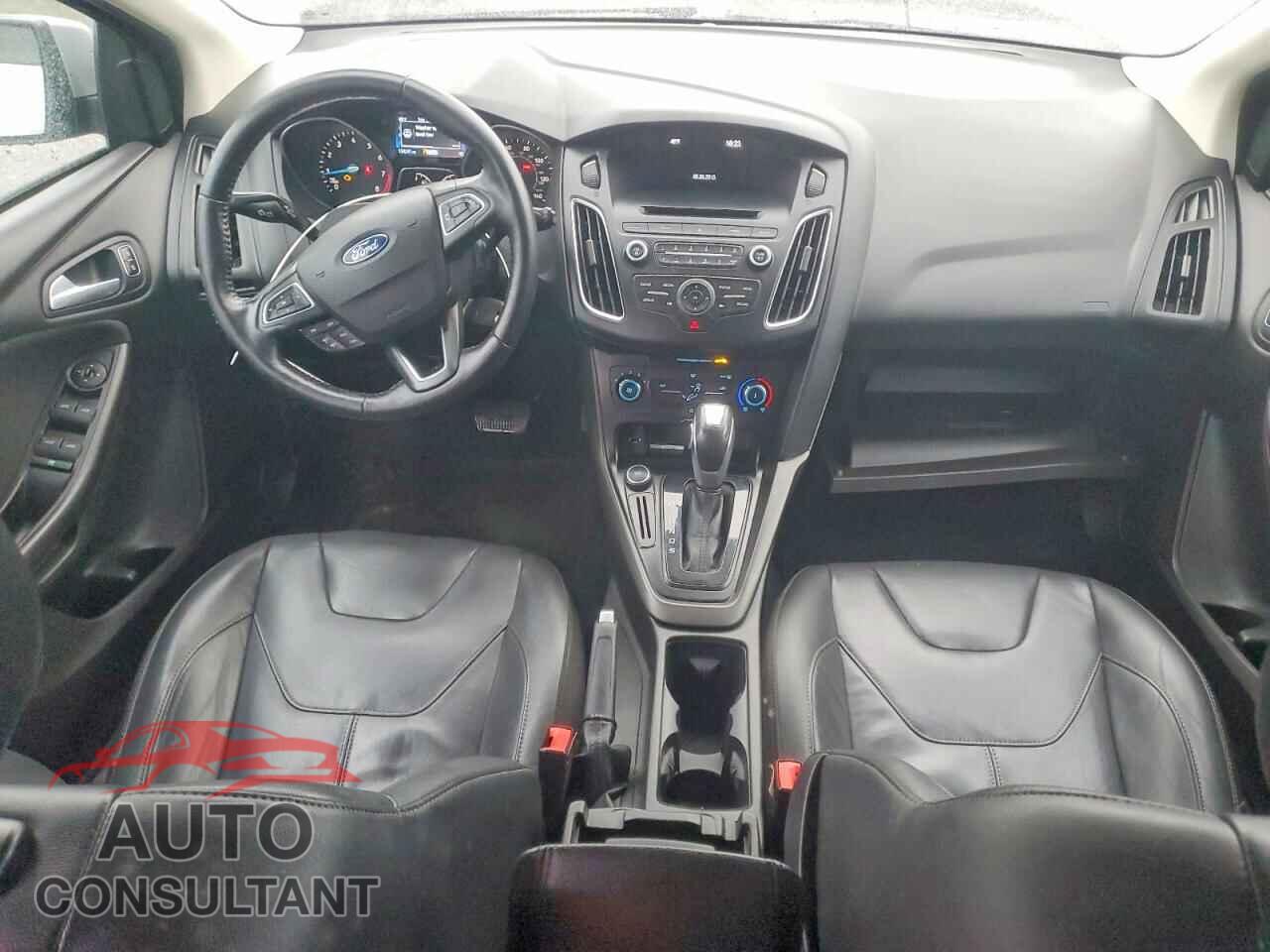 FORD FOCUS 2015 - 1FADP3K26FL326329