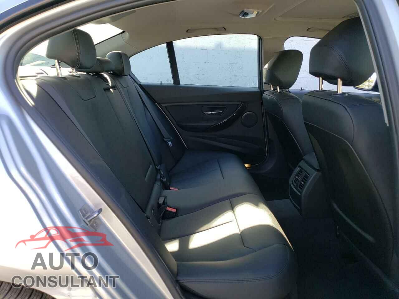BMW 3 SERIES 2016 - WBA8E5G52GNU20372