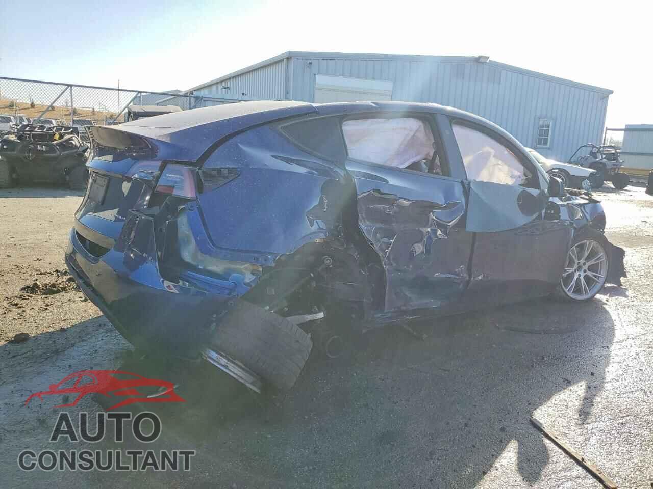 TESLA MODEL Y 2024 - 7SAYGDEE0RA273660